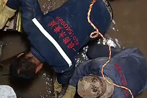 上饶电梯井堵漏施工视频